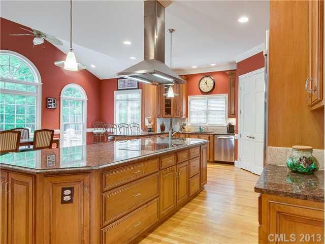 1232 Lost Oak Rd, Charlotte, NC 28270