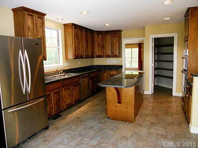 141 Waterford Dr, Mooresville, NC 28117