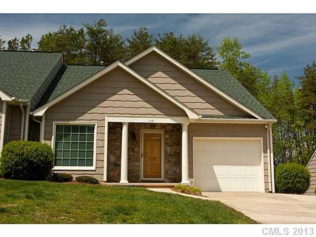 146 39th Avenue Ct, Hickory, NC 28601