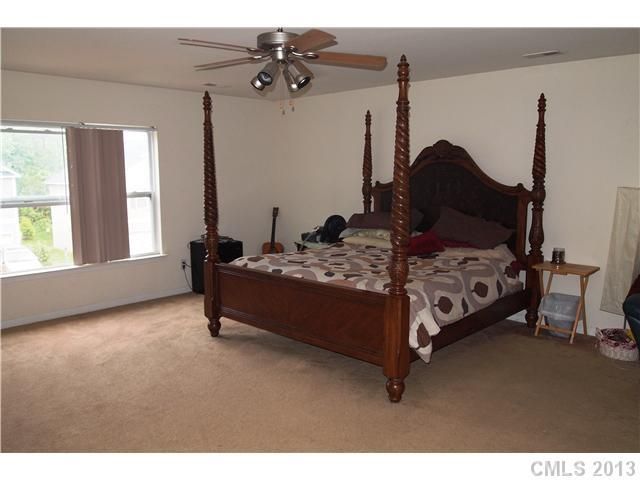 8104 Nikki Cole Dr, Charlotte, NC 28215