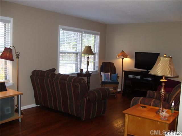 855 Nottingham Dr #64, Gastonia, NC 28054