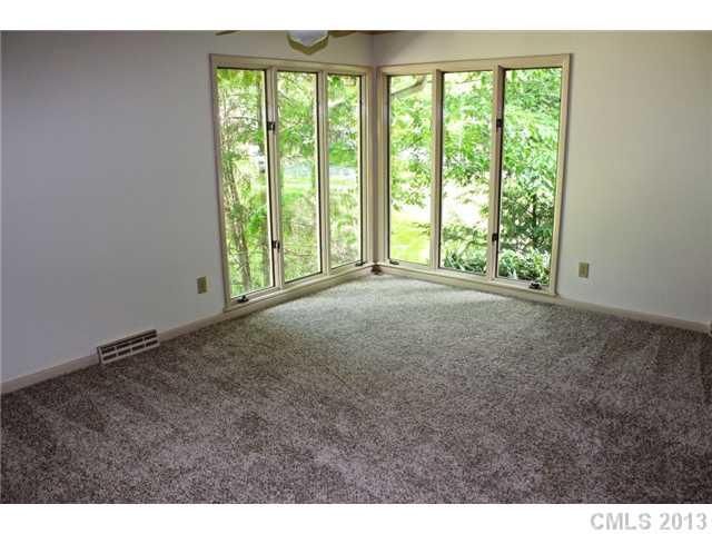536 Torrence Dr, Gastonia, NC 28054