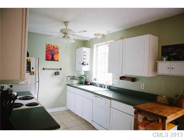 1004 Brenham Ln, Matthews, NC 28105