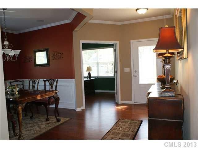 126 E Warfield Dr, Mooresville, NC 28115