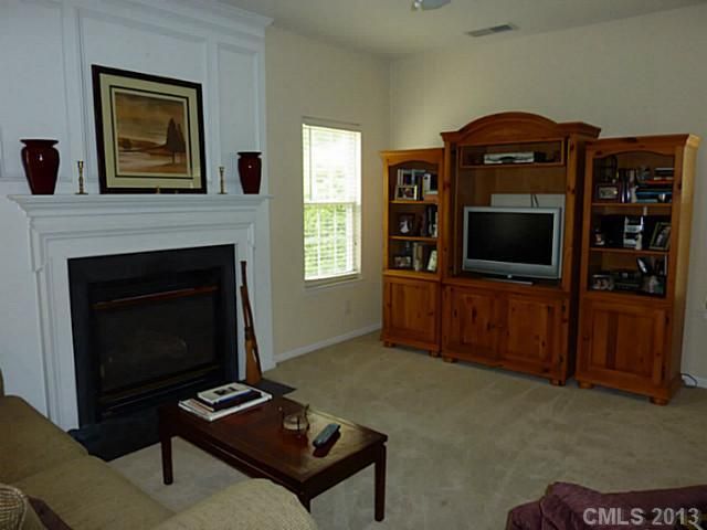 15607 Donnington Dr, Charlotte, NC 28277