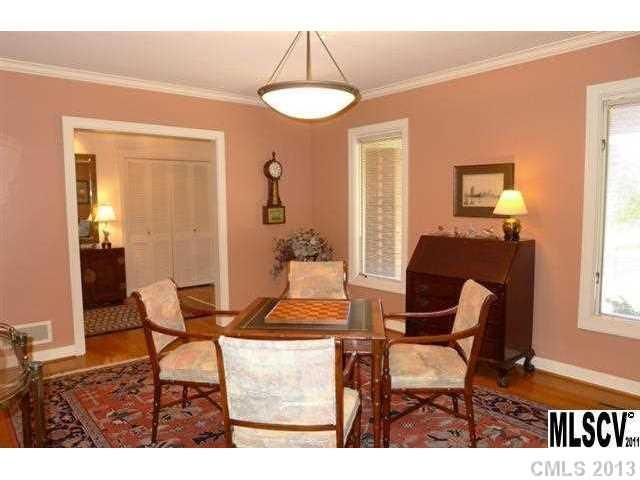 617 NW 20th Avenue Dr, Hickory, NC 28601