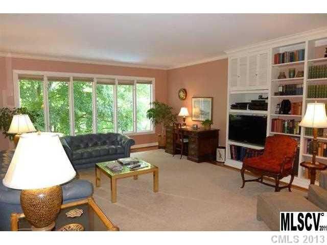 617 NW 20th Avenue Dr, Hickory, NC 28601