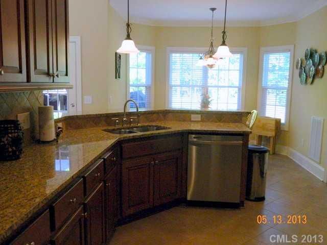 131 Draper Ln, Statesville, NC 28625