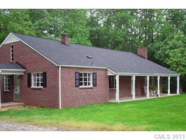 511 Max Crowder Dr, Cherryville, NC 28021