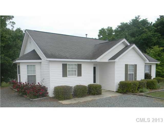 618 Canary Ct, Wingate, NC 28174