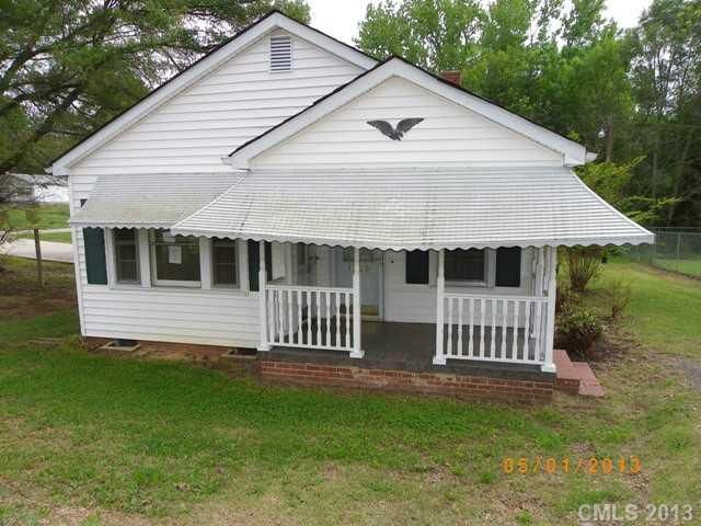 1213 Chesterfield Ave, Lancaster, SC 29720