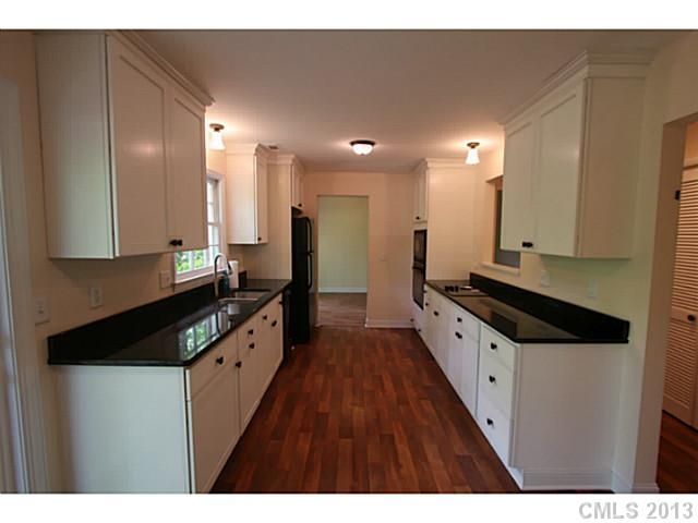 8801 Glencroft Rd, Mint Hill, NC 28227