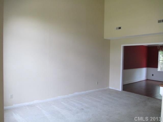 2216 David Earl Dr, Charlotte, NC 28213