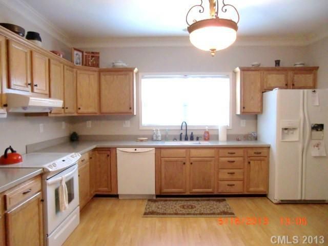 1118 Hawthorne Rd, Lancaster, SC 29720