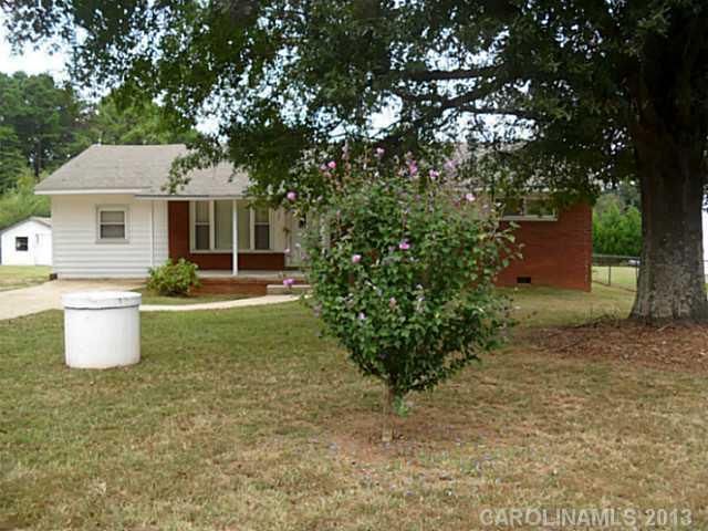 512 Ike Lynch Rd, Dallas, NC 28034