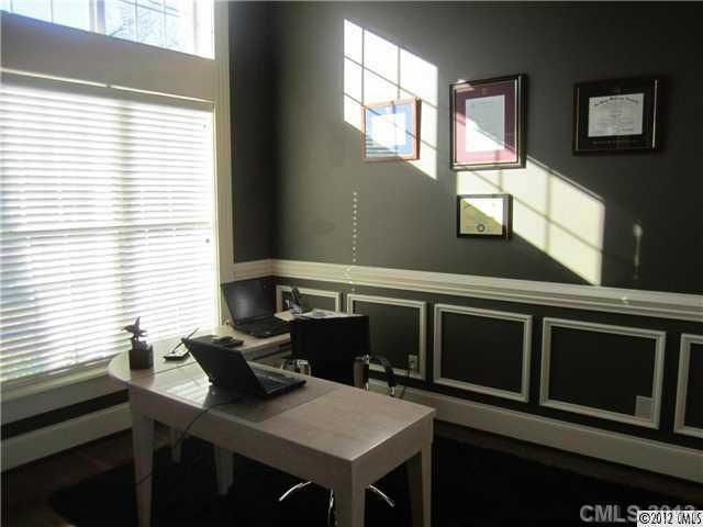 3031 Sharon Rd, Charlotte, NC 28211