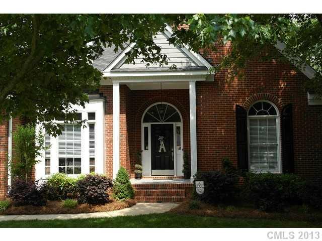6900 Ravencrest Dr, Charlotte, NC 28269