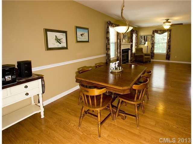 5432 River Falls Dr, Charlotte, NC 28215