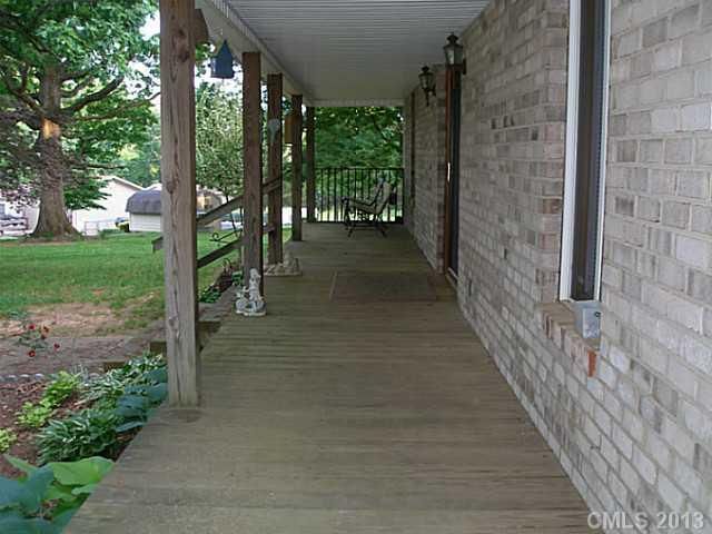 2209 Emmanuel Church Rd, Conover, NC 28613
