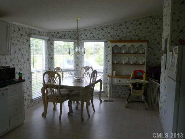 910 Landers Chapel Rd, Lincolnton, NC 28092