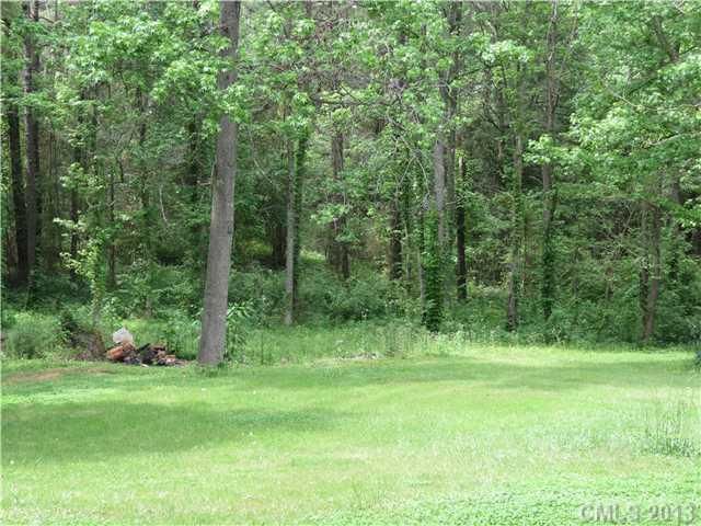 833 Honeysuckle Ln, Midland, NC 28107