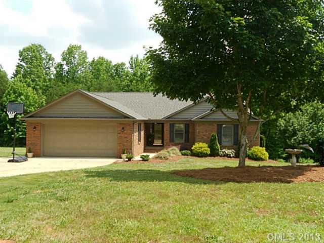 2015 Pine Needle Ct, Gastonia, NC 28056