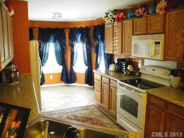 3847 Brookchase Ct, Charlotte, NC 28205
