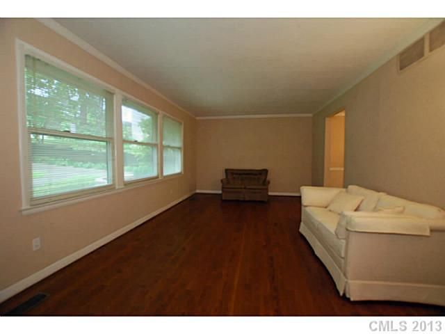 3329 Winnipeg Cir, Charlotte, NC 28210
