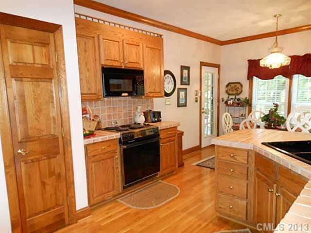 2411 Willowbrook Dr #4, Matthews, NC 28104