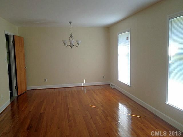 3126 Rosehill Dr, Charlotte, NC 28212
