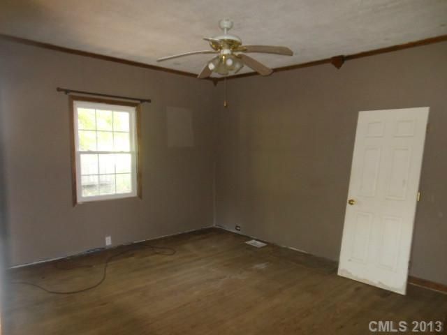 100 Maple Dr, Mount Holly, NC 28120