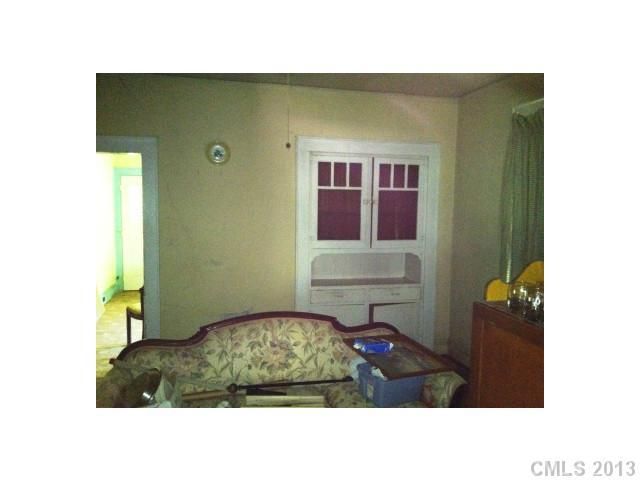 413 SW 33rd St, Hickory, NC 28602