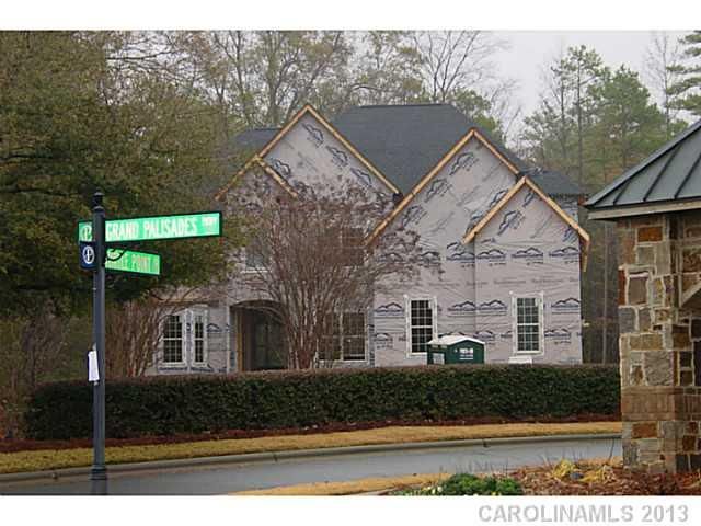 17032 Turtle Point Rd, Charlotte, NC 28278
