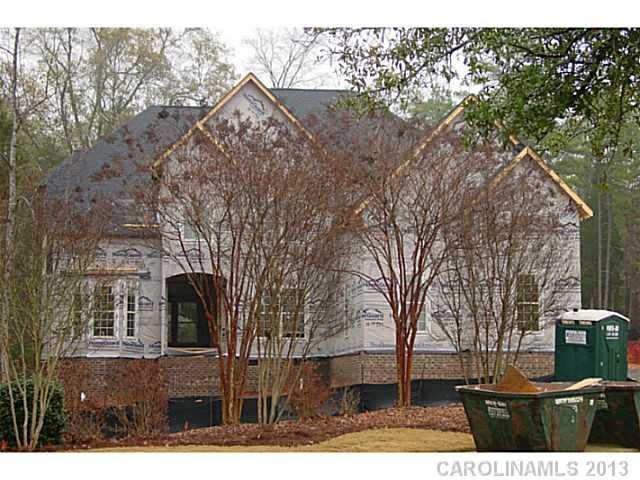17032 Turtle Point Rd, Charlotte, NC 28278