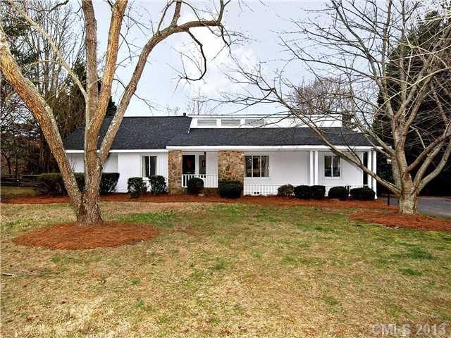 9118 Raintree Ln, Charlotte, NC 28277