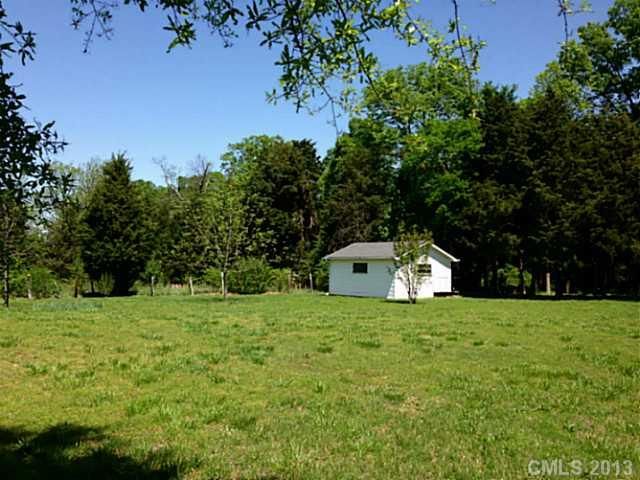 4500 Riverdale Dr, Charlotte, NC 28273