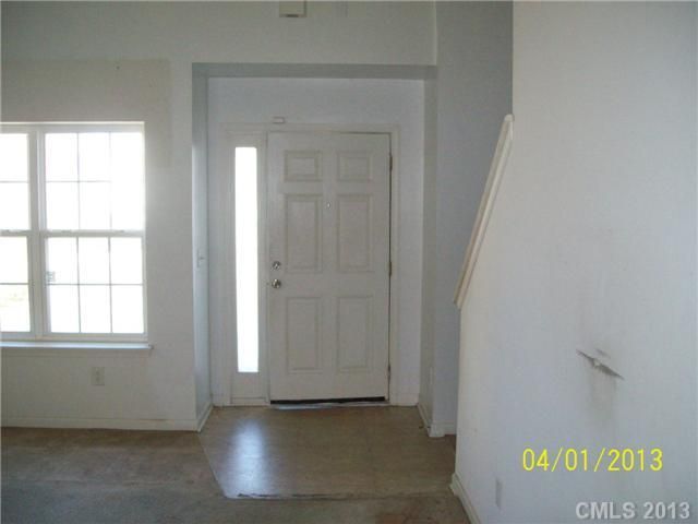 5735 Twin Brook Dr, Charlotte, NC 28269