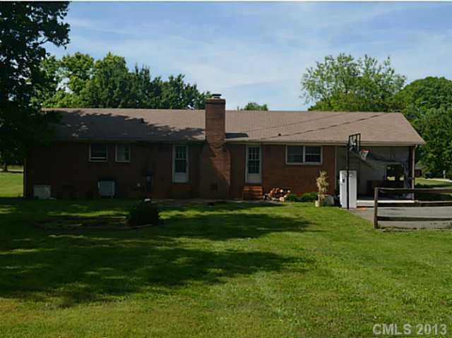 13512 Idlewild Rd, Matthews, NC 28105