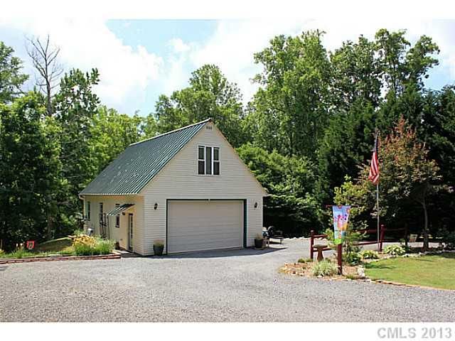 953 Monterey Dr, Iron Station, NC 28080