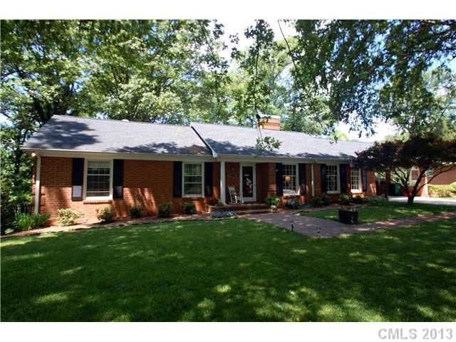 6022 Deveron Dr, Charlotte, NC 28211