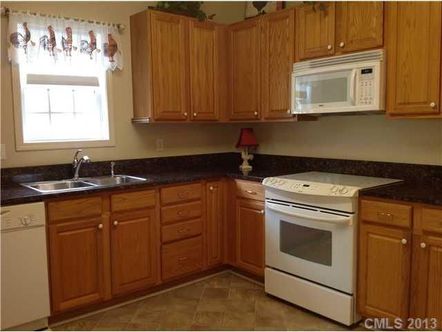 10007 Bishops Gate Blvd, Pineville, NC 28134