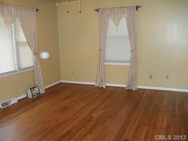 505 N Pine St, Cherryville, NC 28021