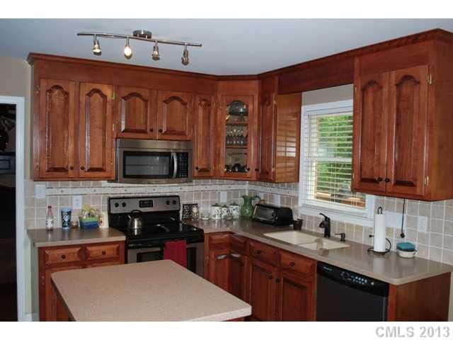 703 Carson Ct, Kannapolis, NC 28083