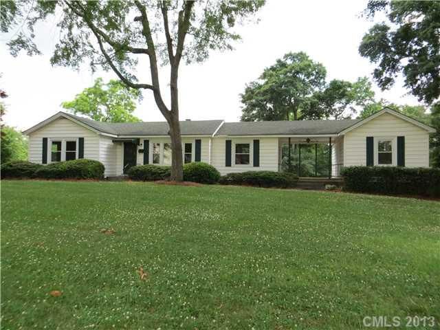 619 W Pine St, Lincolnton, NC 28092