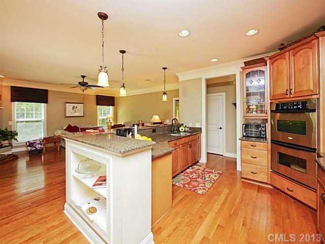 100 Gatewood Ln, Matthews, NC 28104