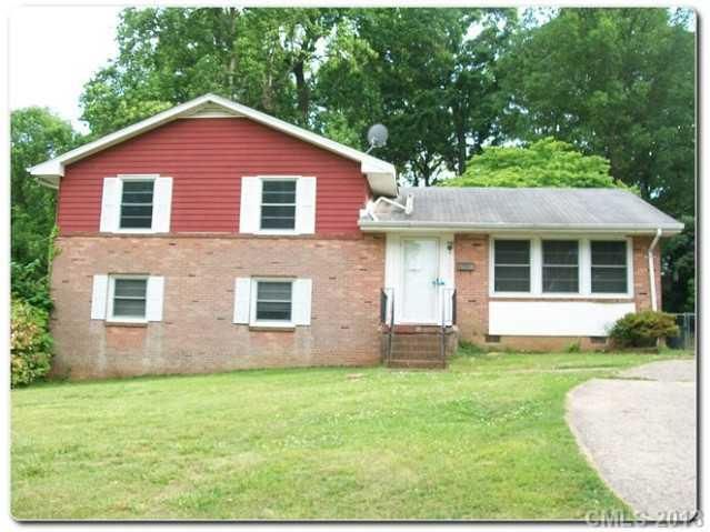 1005 Tanglewood Dr, Gastonia, NC 28054