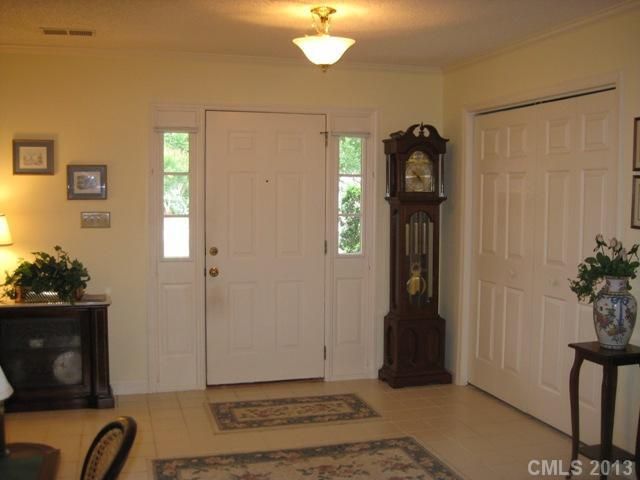 5503 Dunedin Ln, Charlotte, NC 28270