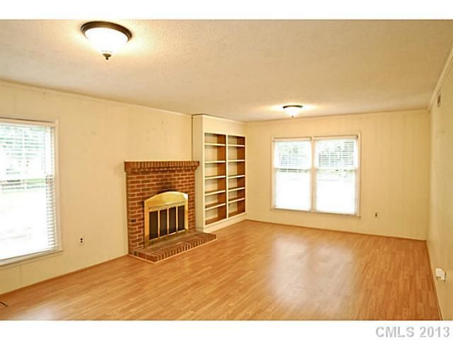 2819 Creekbed Ln, Charlotte, NC 28210