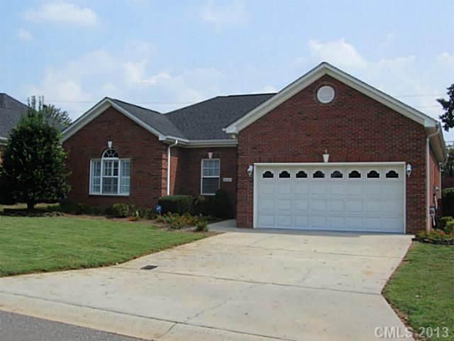 2240 Pinefield Ct, Gastonia, NC 28056