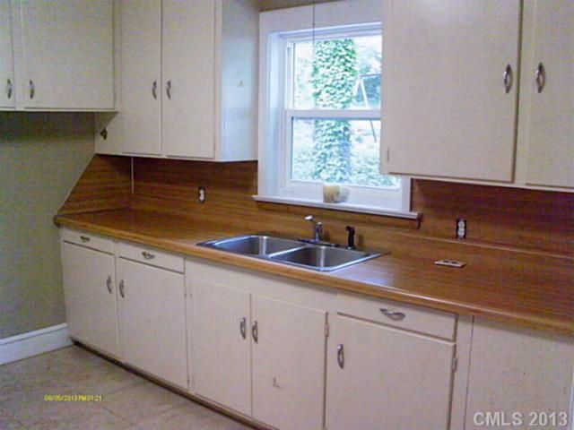 932 Cardinal Dr, Charlotte, NC 28205